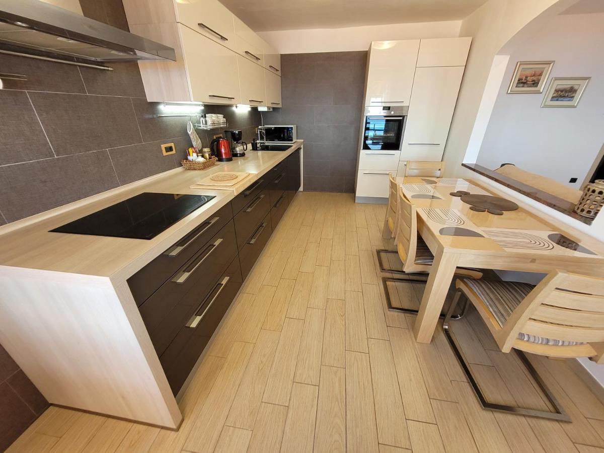 Apartment Karla Рийека Екстериор снимка
